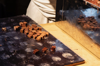 Fabrication de bouchées en chocolat